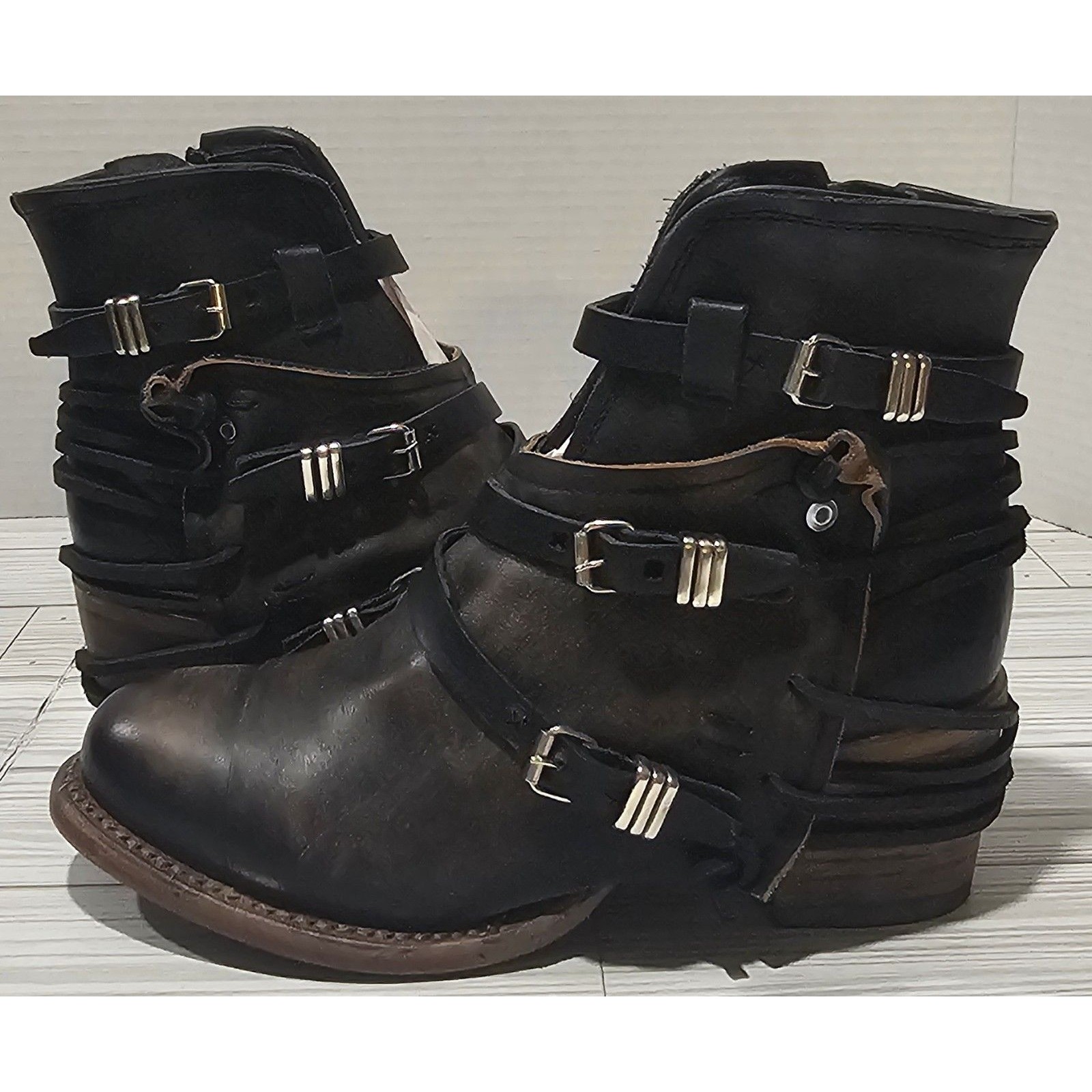 Freebird By Steven Crue Size 7 Womens New Condition Distressed Black